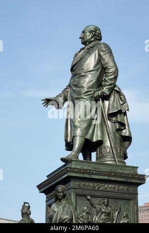 Berlino, Germania - 15 settembre 2014 : Monumento al Barone Freiherr von Stein di fronte all'Abgeordnetenhaus di Berlino il Septem Foto Stock