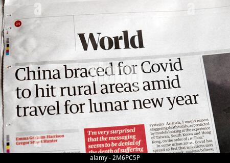 "La Cina ha sostenuto che Covid ha colpito le zone rurali in mezzo al viaggio per il nuovo anno lunare" Guardian giornale headline 31st dicembre 2022 Londra Inghilterra Regno Unito Foto Stock