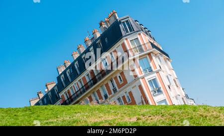 La casa affondante a Montmarte, Parigi illusione ottica Parigi, Francia, mattina a Parigi Foto Stock