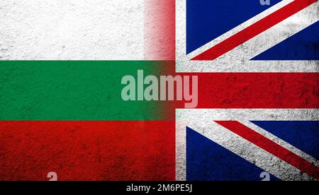 Bandiera nazionale del Regno Unito (Gran Bretagna) Unione Jack con la Repubblica di Bulgaria bandiera nazionale. Sfondo grunge Foto Stock