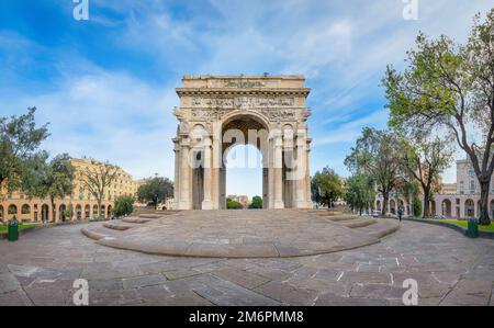 Genova, Italia. Arco della Vittoria, noto anche come Monumento ai Caduti o Arco dei Caduti. È dedicato ai genovesi che sono morti durante la prima guerra mondiale, A. Foto Stock