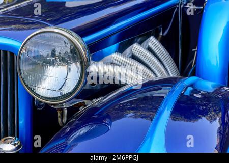 Particolare della vecchia auto blu Foto Stock