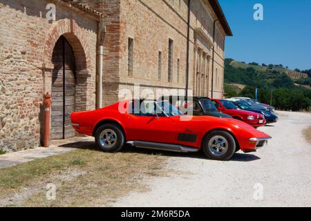 Rally delle vetture classiche Chevrolet Corvette Mako Shark a Pesaro Foto Stock