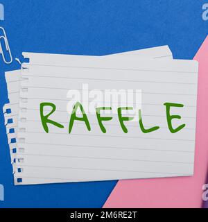 Didascalia di testo che presenta Raffle. Approccio aziendale significa raccogliere denaro vendendo biglietti numerati come premio Foto Stock