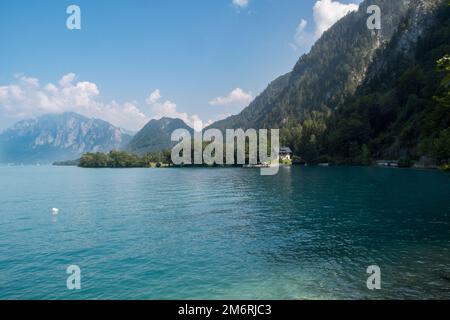 Ai margini di Mondsee vicino a Salisburgo Austria Foto Stock