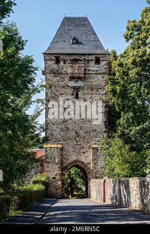 Porta di città superiore, porta superiore della fortificazione medievale, città vecchia, Ortenberg, Wetterau, Vogelsberg, Assia, Germania Foto Stock