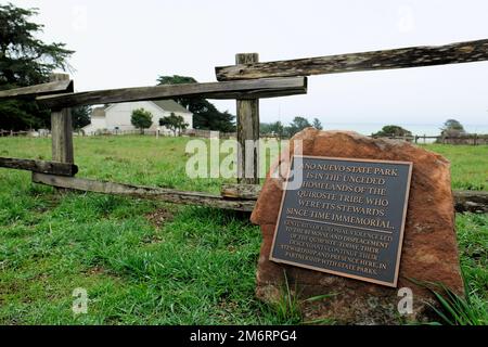 Riconoscimento delle terre indigene al parco statale Año Nuevo nella contea di San Mateo, California; riconoscimento della violenza coloniale della popolazione di Quiroste. Foto Stock