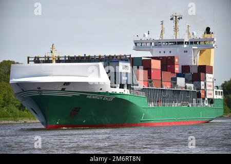 Nave container Heinrich Ehler che naviga nel canale di Kiel, Schleswig-Holstein, Germania Foto Stock