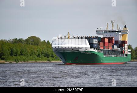 Nave container Heinrich Ehler che naviga nel canale di Kiel, Schleswig-Holstein, Germania Foto Stock