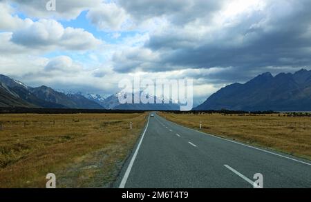 Road in Tasman Valley - Parco Nazionale di Mt Cook, Nuova Zelanda Foto Stock