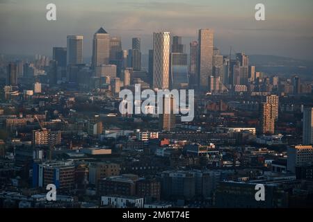 London Canary Wharf, viste aeree dello skyline di londra al tramonto Foto Stock