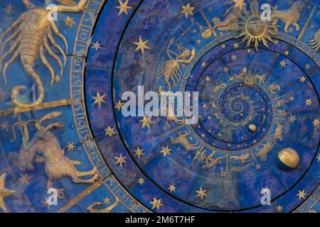 Sfondo astrologico con segni zodiacali e simboli. Foto Stock