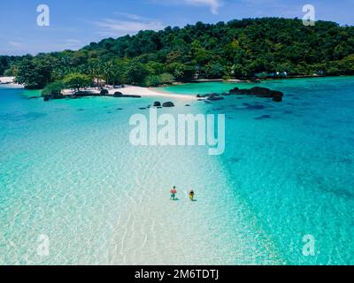 Isola tropicale Koh Kham Trat Thailandia, vista aerea dell'isola tropicale vicino Koh Mak Thailandia Foto Stock