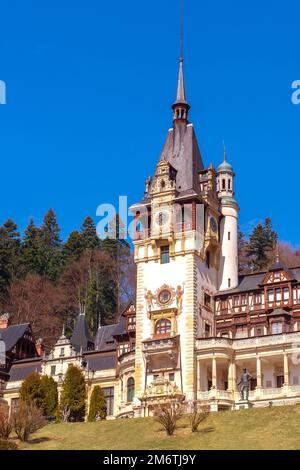 Primo piano del castello di Peles a Sinaia, Romania Foto Stock