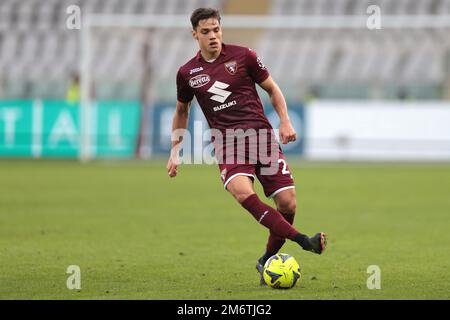 Torino, 4th gennaio 2023. Samuele Ricci del Torino FC durante la Serie A match allo Stadio Grande Torino, Torino. L'immagine di credito dovrebbe essere: Jonathan Moskrop / Sportimage Foto Stock