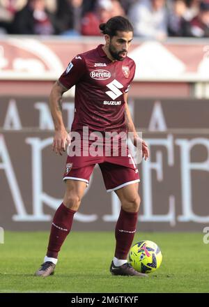 Torino, 4th gennaio 2023. Ricardo Rodriguez del Torino FC durante la Serie A match allo Stadio Grande Torino, Torino. L'immagine di credito dovrebbe essere: Jonathan Moskrop / Sportimage Foto Stock