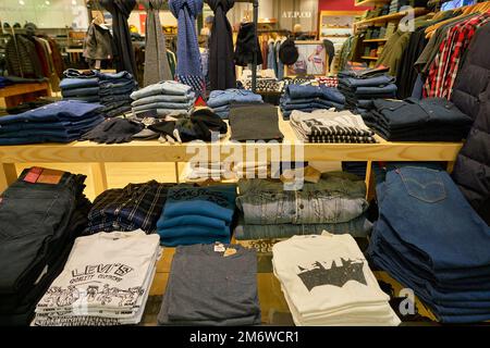 ROMA, ITALIA - CIRCA NOVEMBRE 2017: Interior shot del negozio Rinascente a Roma. Foto Stock