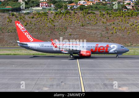 Jet2 aereo Boeing 737. Compagnia aerea britannica a basso costo Jet2.com con la tassazione degli aerei Boeing 737. Foto Stock