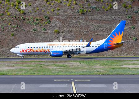 Jet2 linea aerea di Vacanze Boeing 737. Low-cost compagnia aerea britannica Jet2.com che opera per Jet2Holidays agenzia con un aereo Boeing 737. Foto Stock