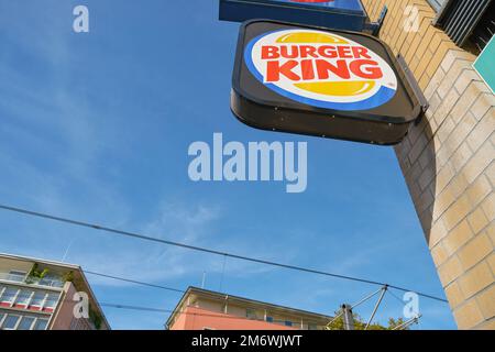 COLONIA, GERMANIA - CIRCA SETTEMBRE, 2018: Burger King segno come visto a Colonia di giorno. Foto Stock