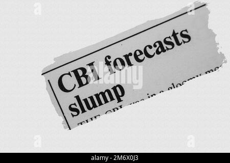 Crisi delle previsioni del CBI - notizia dal titolo dell'articolo del giornale 1975 con overlay Foto Stock