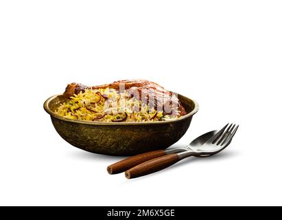 Piatto indiano pollo Biryani con riso basmati isolato su sfondo bianco Foto Stock