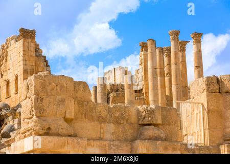 Tempio di Zeus in Jerash, Giordania Foto Stock