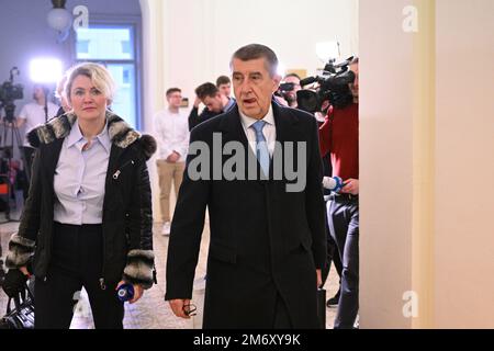 Praga, Repubblica Ceca. 06th Jan, 2023. Il processo contro l'ex PM ceco Andrej Babis (a destra) e la sua ex Jana Nagyova (a sinistra) in caso di frode presunta di sovvenzione di Capi hnizdo continua con il discorso finale di Babis e Nagyova a Praga, Repubblica Ceca, 6 gennaio 2023. Credit: Michal Kamaryt/CTK Photo/Alamy Live News Foto Stock