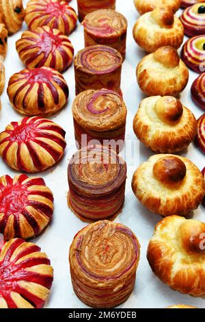 Dolci in una panetteria francese - Francia Foto Stock