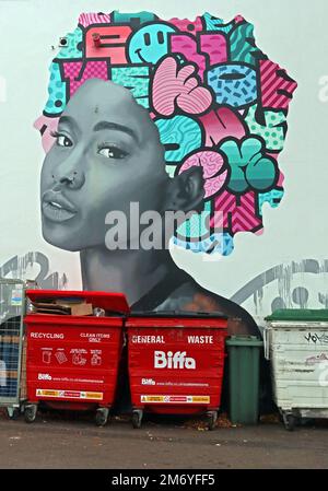 Koeone, Cheltenham paint festival e Biffa Waste Bins Street art, 237 Gloucester Road, Cheltenham, Gloucestershire, Inghilterra, Regno Unito, GL51 8NJ Foto Stock