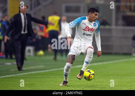 Milano, Italia. 04th, gennaio 2023. Mathias Olivera (17) di Napoli ha visto durante la Serie Un match tra Inter e Napoli a Giuseppe Meazza a Milano. (Photo credit: Gonzales Photo - Tommaso Fimiano). Foto Stock