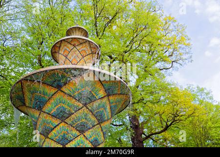 Fontana a mosaico nel Grande Giardino di Dresda, eretta per la Mostra orticola del 1926, Sassonia, Germania Foto Stock