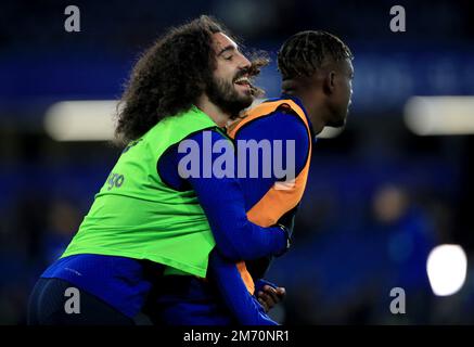 Marc Cucurella di Chelsea si scalda davanti alla partita della Premier League a Stamford Bridge, Londra. Data immagine: Giovedì 5 gennaio 2023. Foto Stock