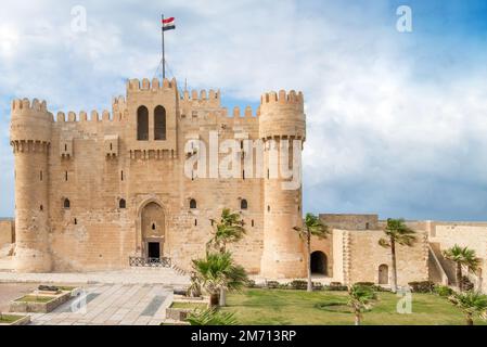 Alessandria, Egitto; 6 gennaio 2023 - la Cittadella di Qaitbay, Alessandria, Egitto. Foto Stock