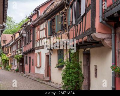 Vecchie case a graticcio nel centro della città vecchia, Kaysersberg, Grand Est, Alto Reno, Alsazia, Francia Foto Stock