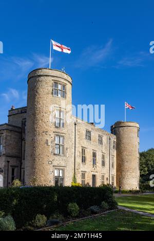 Uno scatto verticale del Castello di Walworth Darlington Foto Stock