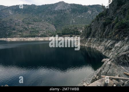 Hetch Hetchy Reservoir al Parco Nazionale di Yosemite. Foto di alta qualità Foto Stock