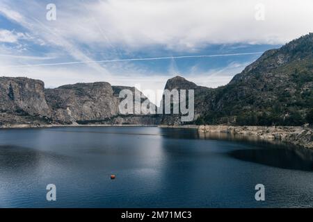 Hetch Hetchy Reservoir al Parco Nazionale di Yosemite. Foto di alta qualità Foto Stock