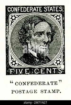 Le prime emissioni di affrancatura confederata sono state messe in circolazione nell'ottobre 1861, cinque mesi dopo la fine del servizio postale tra Nord e Sud. Jefferson Davis è illustrato sul primo numero del 1861. L'apparizione di una persona vivente su un francobollo ha segnato una rottura rispetto alla tradizione seguita dall'ufficio postale degli Stati Uniti, secondo cui una persona può essere rappresentata sulla francobollo o sulla valuta degli Stati Uniti solo dopo la morte. Jefferson Davis è stato presidente della Confederazione dal 1861 al 1865. Foto Stock