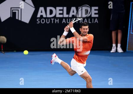 Adelaide, Australia, 6 gennaio 2023. Durante l'Adelaide International tennis match tra Novak Djokovic di Serbia e Denis Shapovalov di Canada a Memorial Drive il 06 gennaio 2023 ad Adelaide, Australia. Credit: Peter Mundy/Speed Media/Alamy Live News Foto Stock