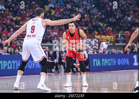 Pireo, Grecia. 06th Jan, 2023. 11 KOSTAS SLOUKAS di Olympiacos Pireo durante l'Eurolega, turno 17, incontro tra Olympiacos Pireo e EA7 Emporio Armani Milano allo Stadio della Pace e dell'amicizia il 6 gennaio 2023 ad Atene, Grecia. Credit: Independent Photo Agency/Alamy Live News Foto Stock