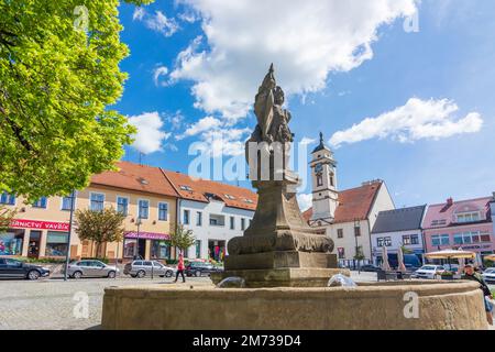 Uhersky Brod (Ungarisch Brod) : Piazza Masarykovo e il municipio in , Zlinsky, Zlin Region, Zliner Region, Czech Foto Stock