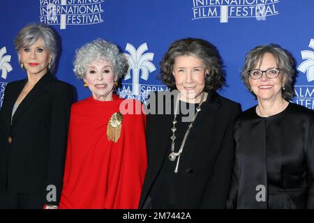 Palm Springs, Stati Uniti. 06th Jan, 2023. Jane fonda, Rita Moreno, Lily Tomlin, Sally Field alla '80 for Brady' World Premiere al Palm Springs International Film Festival il 6 gennaio 2022 a Palm Springs, CA (Photo by Katrina Jordan/Sipa USA) Credit: Sipa USA/Alamy Live News Foto Stock