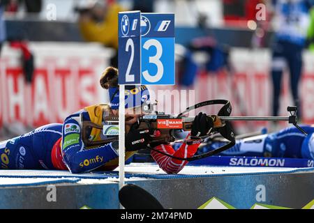 Pokljuka, Slovenia. 07th Jan, 2023. Julia Simon di Francia visto in azione durante la gara femminile 10 km Pursuit alla BMW IBU Biathlon World Cup a Pokljuka. (Foto di Andrej Tarfila/SOPA Images/Sipa USA) Credit: Sipa USA/Alamy Live News Foto Stock