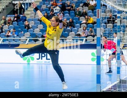 Chomutov, Repubblica Ceca. 07th Jan, 2023. Dominika Mullnerova di CSM Bucarest in azione durante la Women's Handball Champions League 10th round Un gioco di gruppo: Most vs CSM Bucarest a Chomutov, Repubblica Ceca, 7 gennaio 2023. Credit: Ondrej Hajek/CTK Photo/Alamy Live News Foto Stock