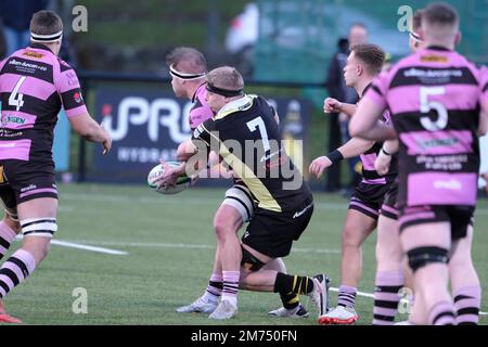 Melrose, Regno Unito. 07th Jan, 2023. National League One, Rugby Action, 3third° posto Melrose Rugby ospite secondo nella lega Ayr RFC al Greenyards, Melrose il Sabato 07 gennaio 2023 Elliot Ruthven ( Melrose Rugby ) affronta Michael Kirk ( Ayr RFC ) come la palla va sciolta. ( Credit: Rob Gray/Alamy Live News Foto Stock