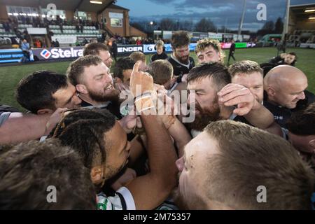 Newcastle, Regno Unito. 07th Jan, 2023. I giocatori di Falcons festeggiano dopo la partita della Gallagher Premiership tra Newcastle Falcons e Leicester Tigers a Kingston Park, Newcastle, sabato 7th gennaio 2023. (Credit: Chris Lishman | MI News)L Credit: MI News & Sport /Alamy Live News Foto Stock