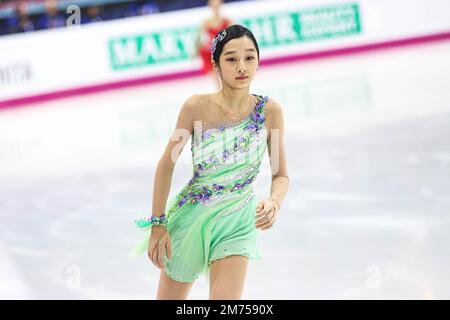 Jia Shin (KOR) si esibisce durante il giorno 1 del programma Junior Women Short Program del Gran Premio di Figura della ISU finale di Pattinaggio Torino 2022 a Torino Palavela. Foto Stock