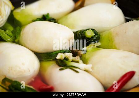 Dongchimi, kimchi di acqua di ravanello, cibo coreano Foto Stock