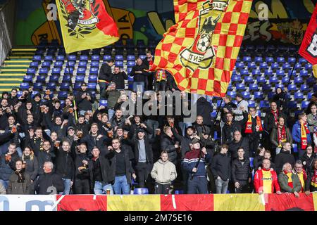 SITTARD, PAESI BASSI - GENNAIO 7: Tifosi sostenitori delle aquile di Passi pure prima della partita olandese di Eredivie tra Fortuna Sittard e le aquile di Passi pure allo stadio Fortuna Sittard il 7 Gennaio 2023 a Sittard, Paesi Bassi (Foto di Henny Meyerink/BSR Agency) Foto Stock